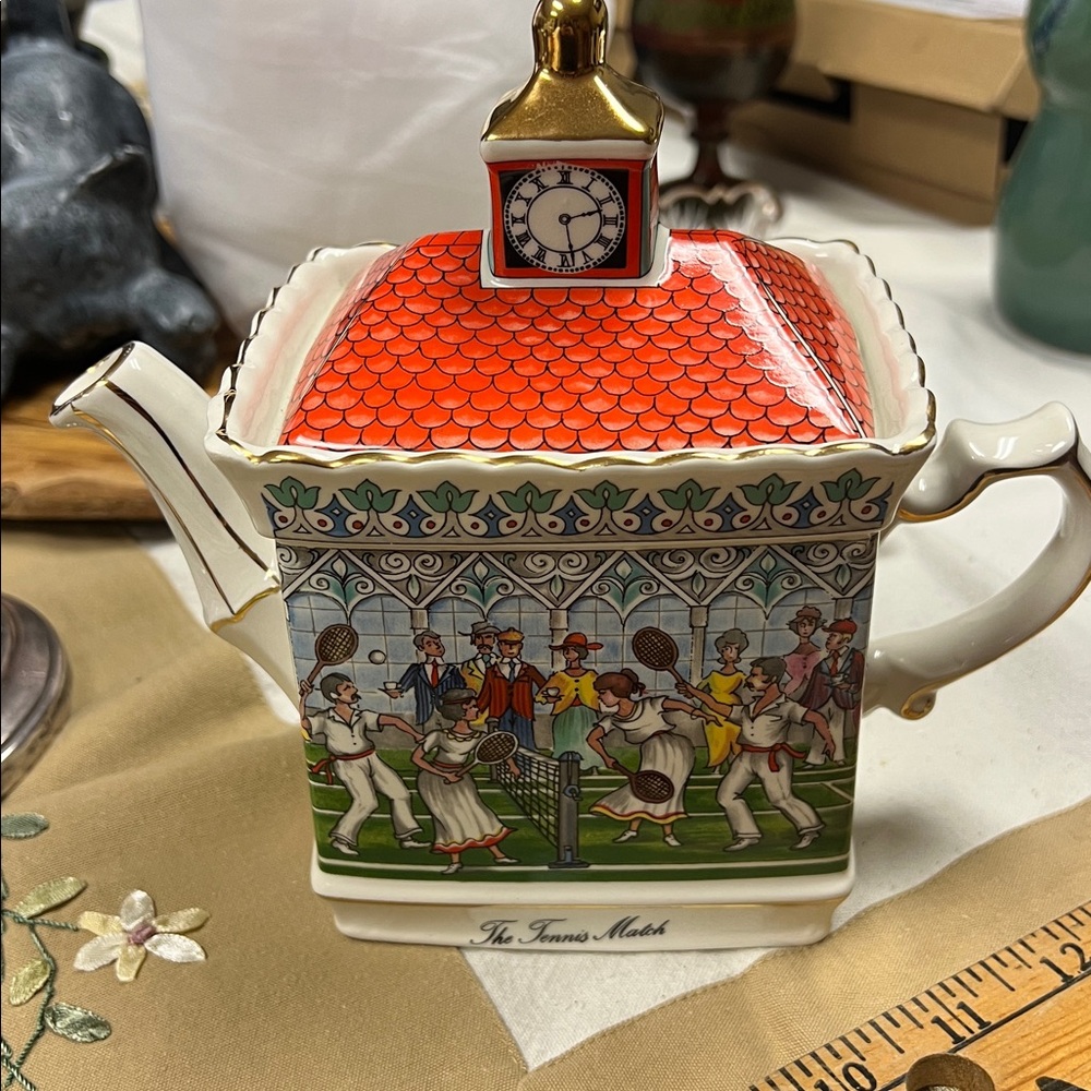 English Porcelain teapot ‘The Tennis Match' from Championships series by Sadler - Picture 3 of 6